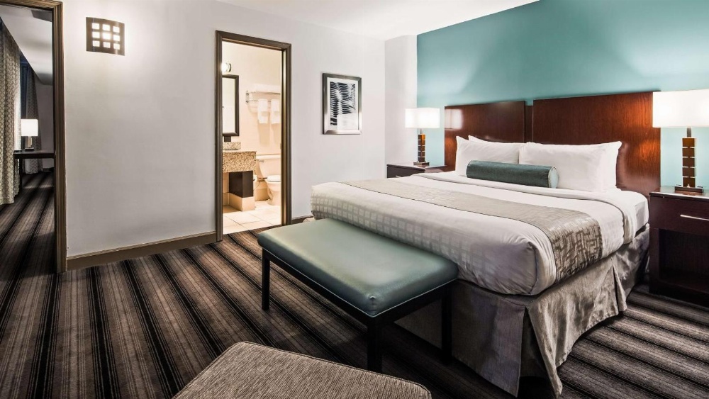 Best Western River North Hotel